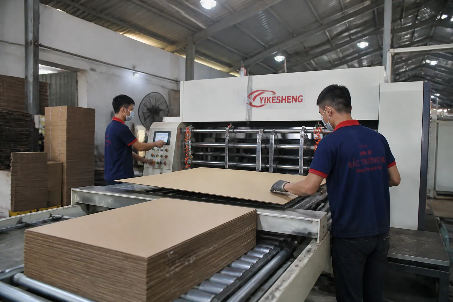 Quy trình sản xuất bao bì carton máy móc tại Bắc Trường Sơn